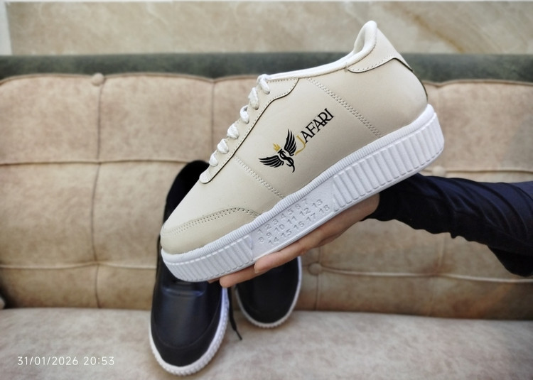 اسپورت کرم و سفید